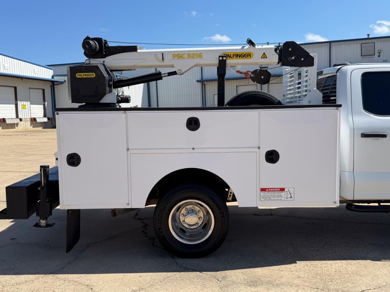 Ford F-350 SD XLT Crew Cab Long Bed DRW 4WD 2024