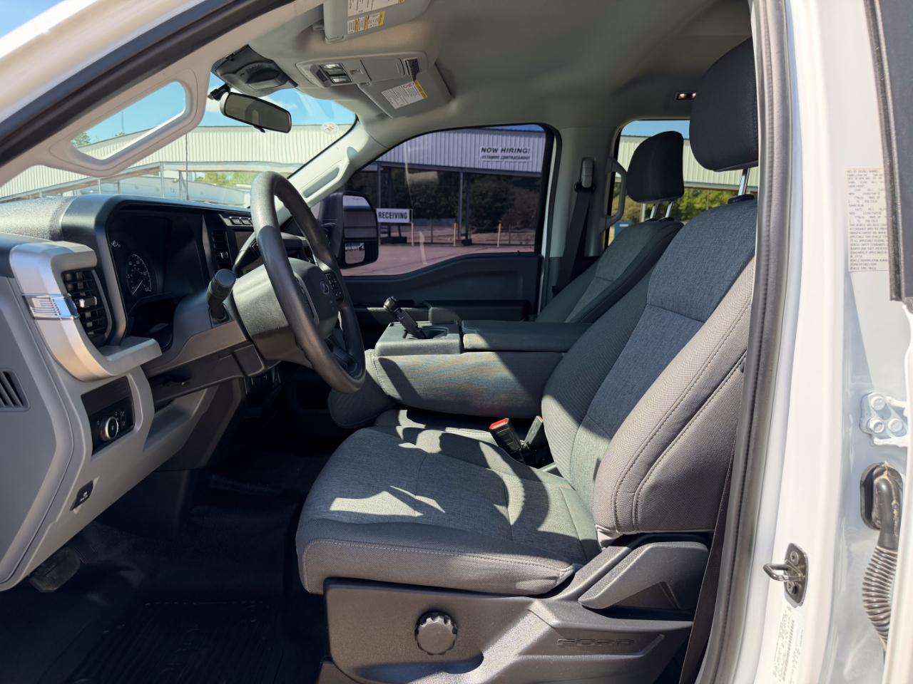 Ford F-350 SD XLT Crew Cab Long Bed DRW 4WD 2024