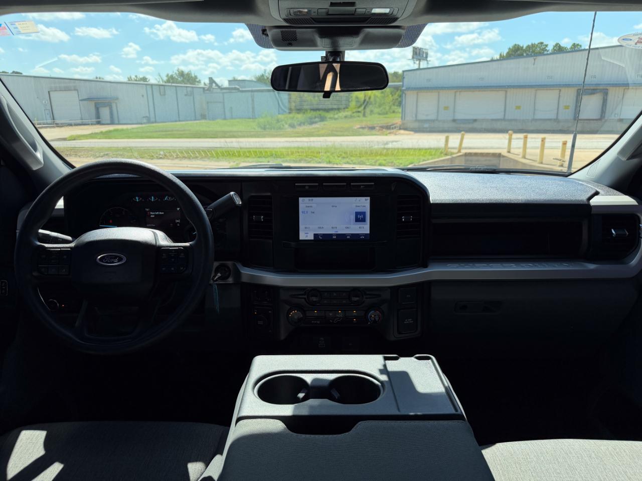 Ford F-350 SD XLT Crew Cab Long Bed DRW 4WD 2024