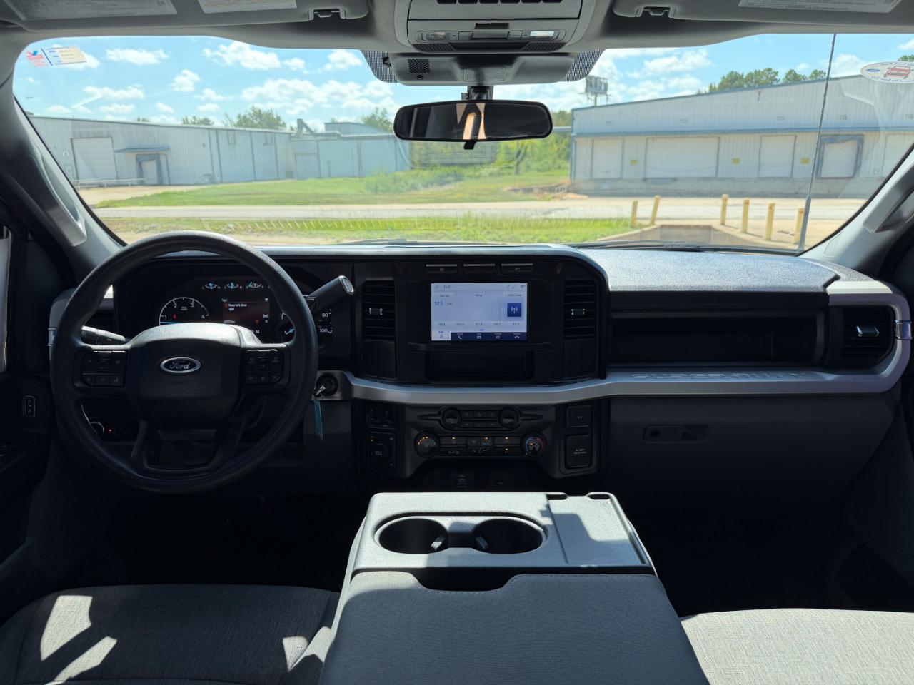 Ford F-350 SD XLT Crew Cab Long Bed DRW 4WD 2024