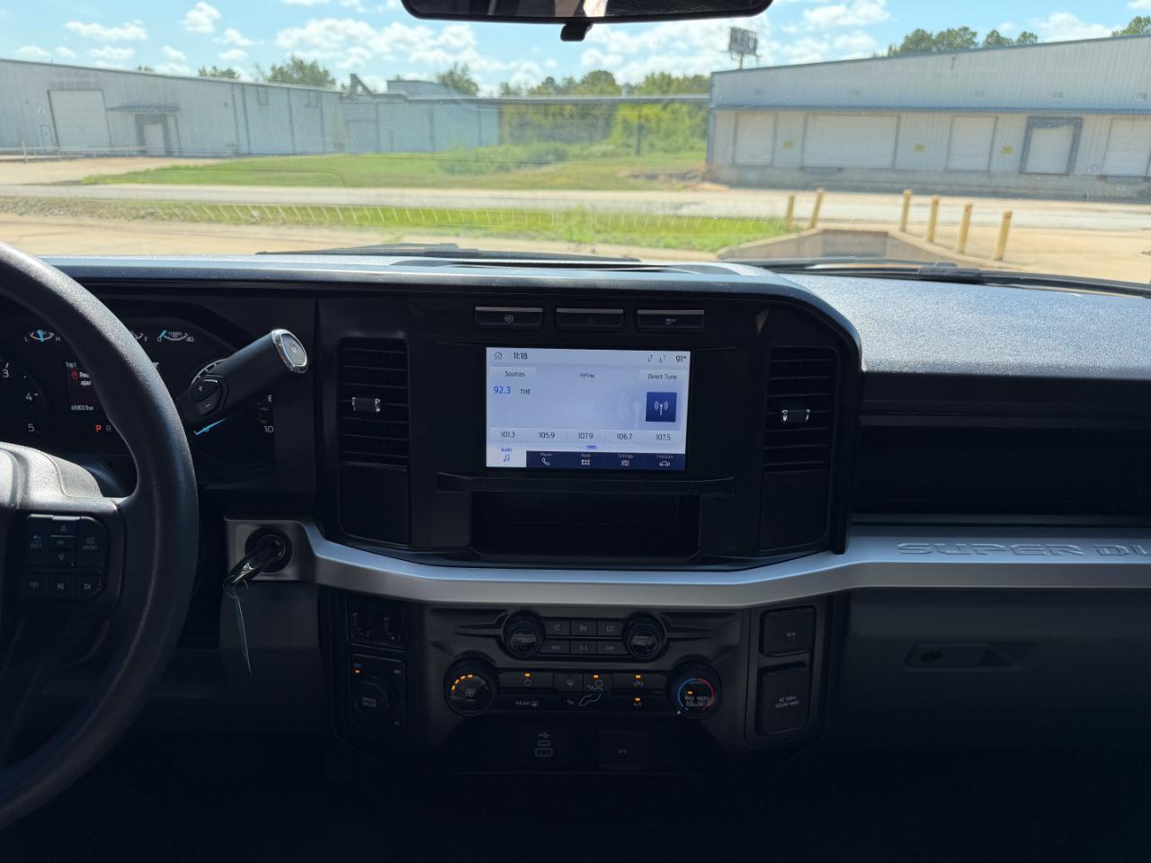 Ford F-350 SD XLT Crew Cab Long Bed DRW 4WD 2024