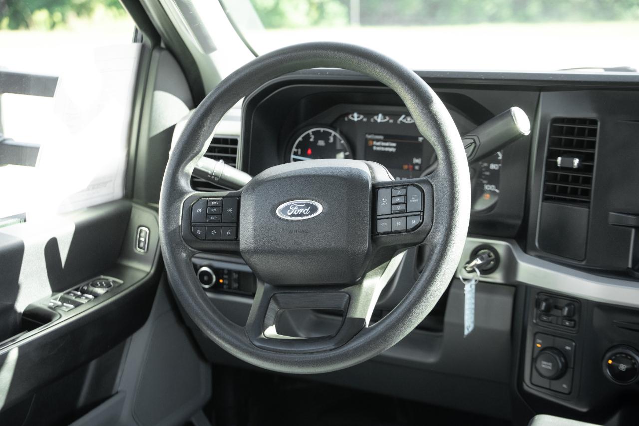 Ford F-350 SD XLT Crew Cab LWB DRW 4WD 2024