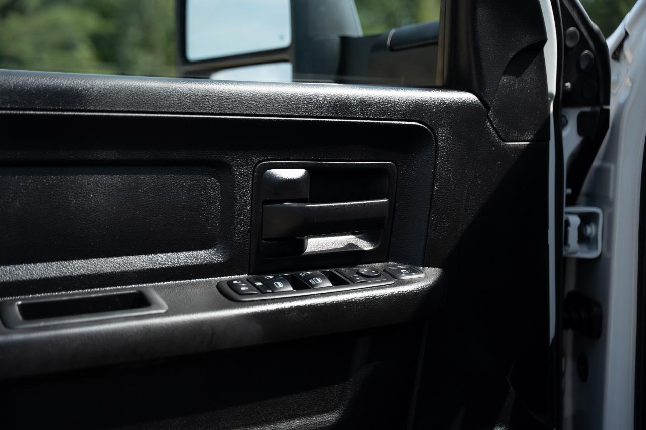 RAM 5500 Crew Cab LWB 4WD DRW 2023