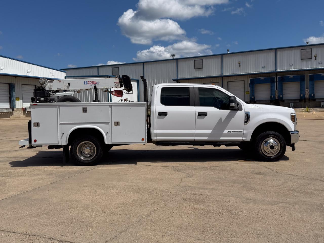 Ford F-350 SD XL Crew Cab 4WD 2019