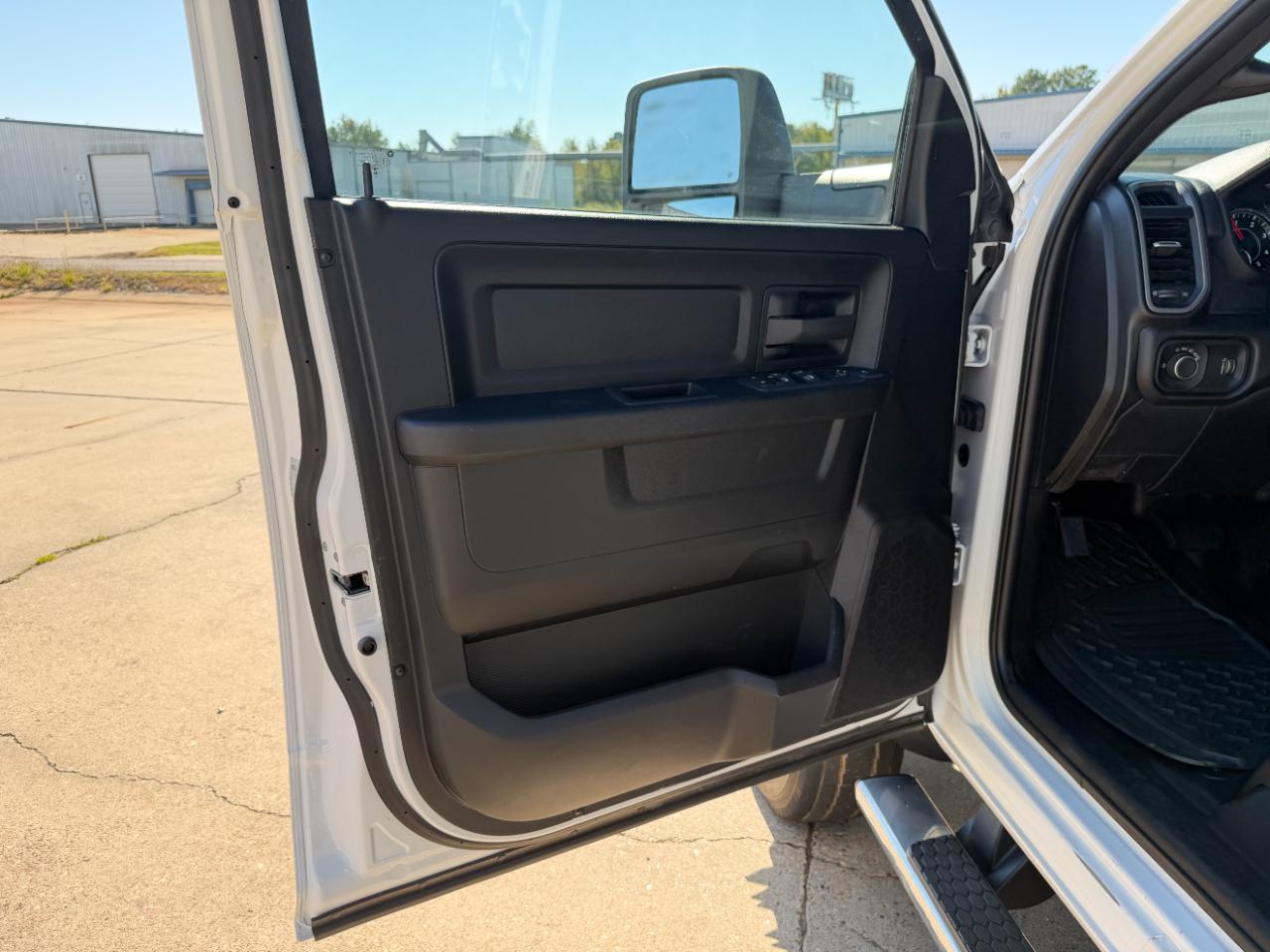 RAM 5500 Crew Cab LWB 4WD DRW 2024