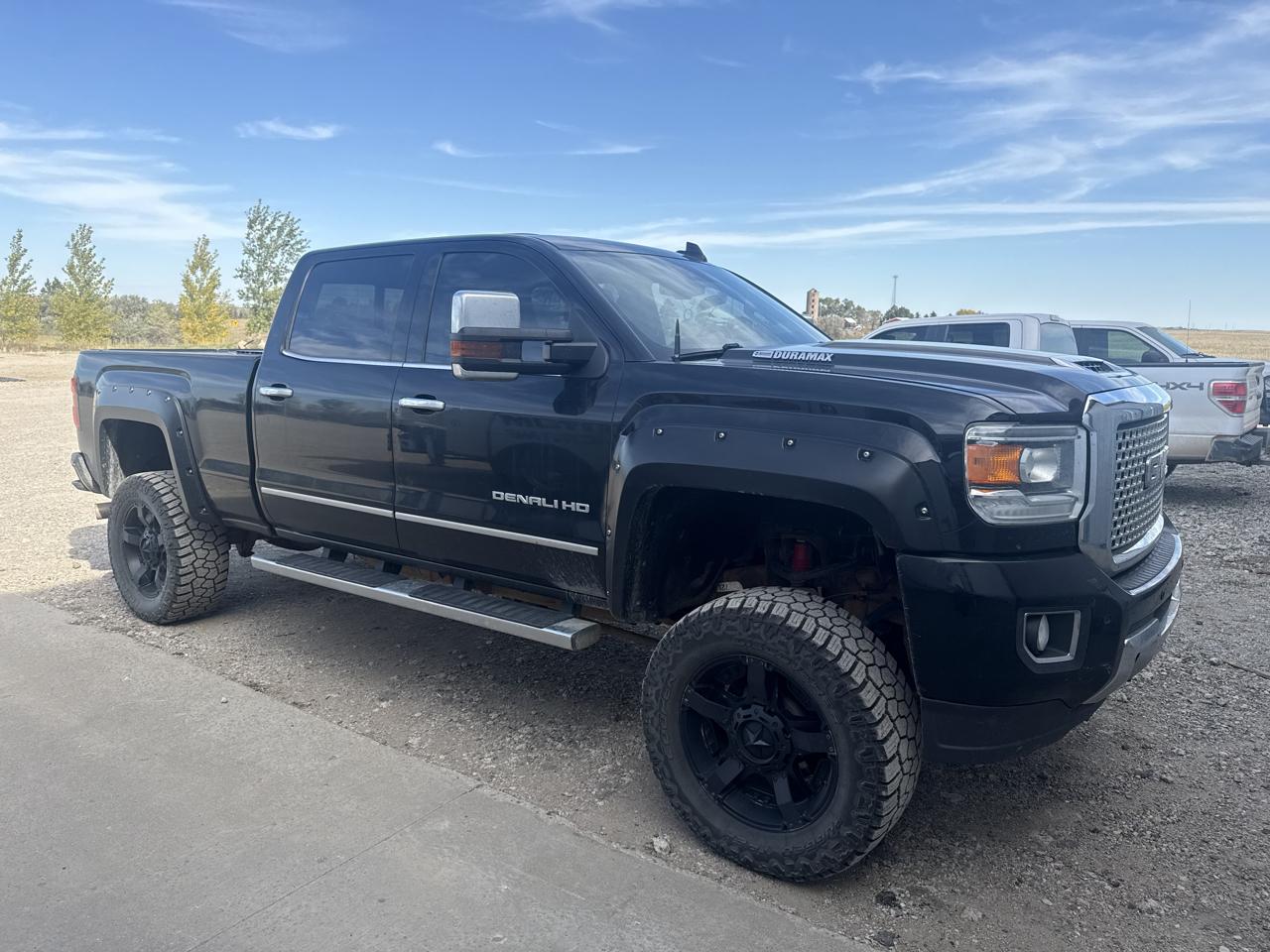 GMC Sierra 2500HD Denali Crew Cab 4WD 2017