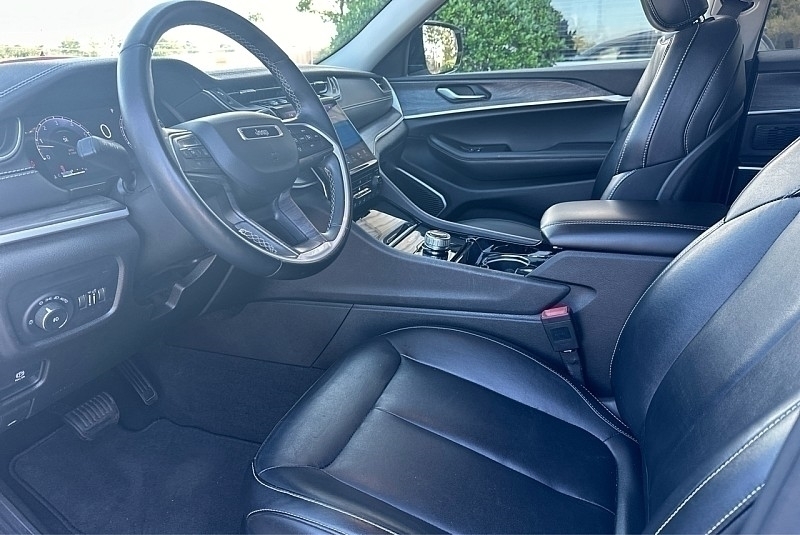 Jeep Grand Cherokee L Limited 4x2 2021 Jeep Grand Cherokee L Limited 4x2 2021