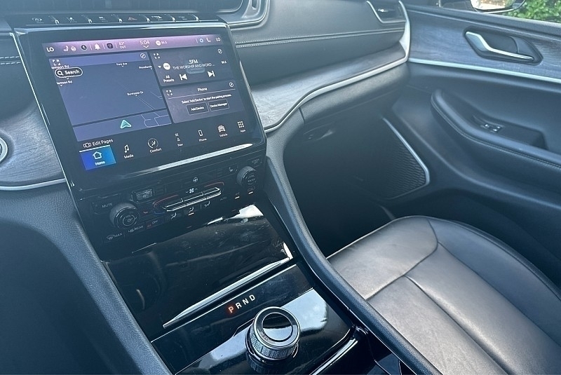 Jeep Grand Cherokee L Limited 4x2 2021 Jeep Grand Cherokee L Limited 4x2 2021