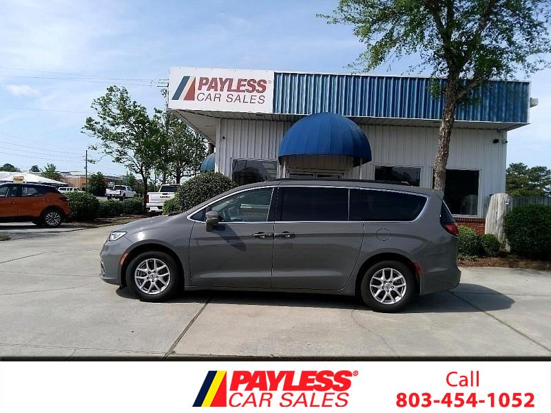 2022 Chrysler Pacifica Touring L's photo