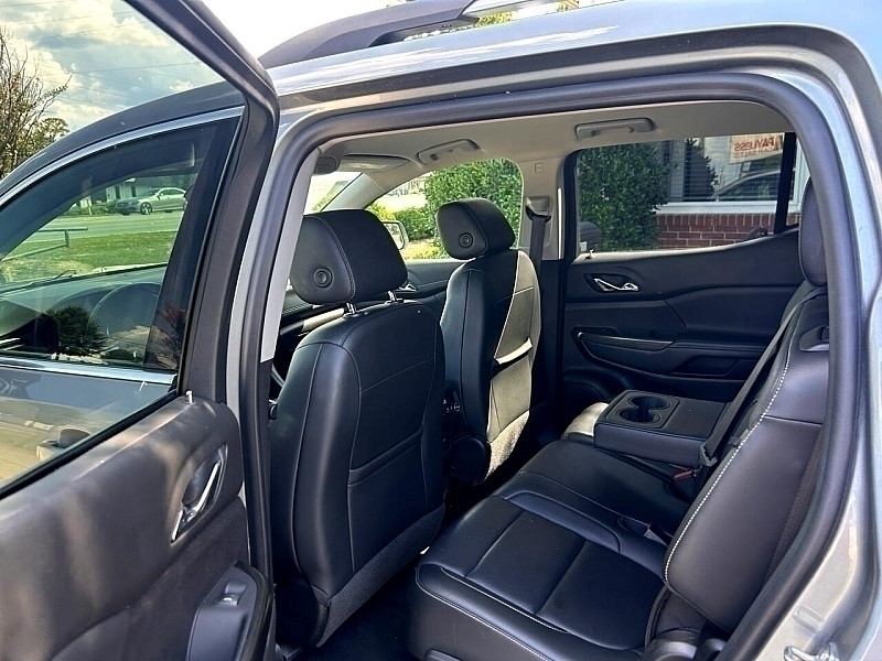 GMC Acadia AWD 4dr SLT 2023 GMC Acadia AWD 4dr SLT 2023