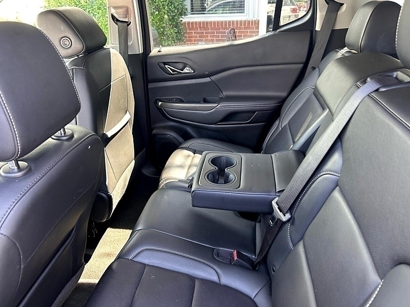 GMC Acadia AWD 4dr SLT 2023 GMC Acadia AWD 4dr SLT 2023