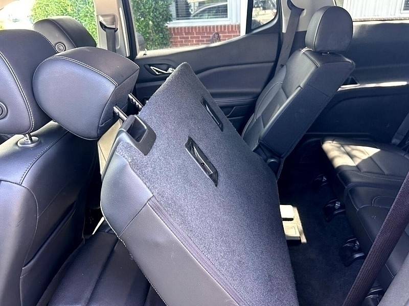 GMC Acadia AWD 4dr SLT 2023 GMC Acadia AWD 4dr SLT 2023