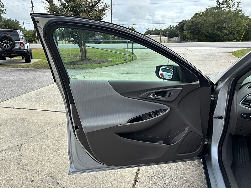 Chevrolet Malibu 4dr Sdn LS w/1FL 2020 Chevrolet Malibu 4dr Sdn LS w/1FL 2020