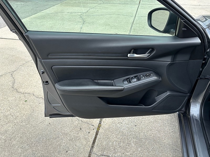 Nissan Altima 2.5 SV Sedan 2024 Nissan Altima 2.5 SV Sedan 2024