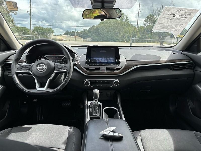 Nissan Altima 2.5 SV Sedan 2024