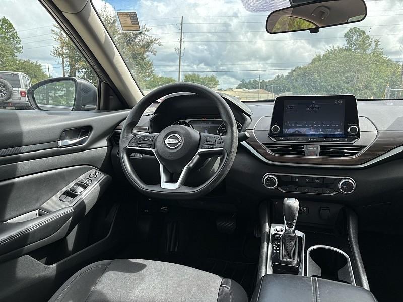 Nissan Altima 2.5 SV Sedan 2024