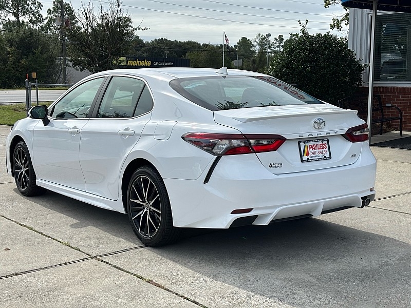 Toyota Camry SE Auto (Natl) 2024