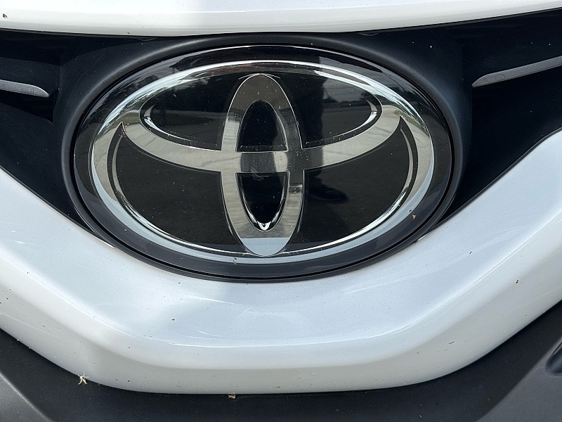 Toyota Camry SE Auto (Natl) 2024