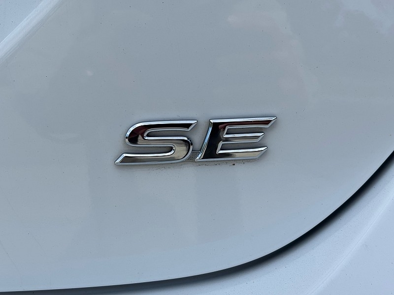 Toyota Camry SE Auto (Natl) 2024