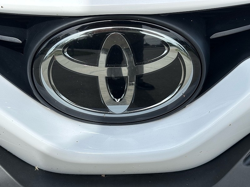 Toyota Camry SE Auto (Natl) 2024