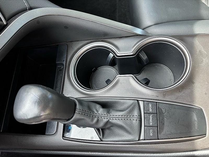 Toyota Camry SE Auto (Natl) 2024