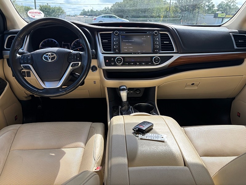 Toyota Highlander Limited V6 FWD (Natl) 2019