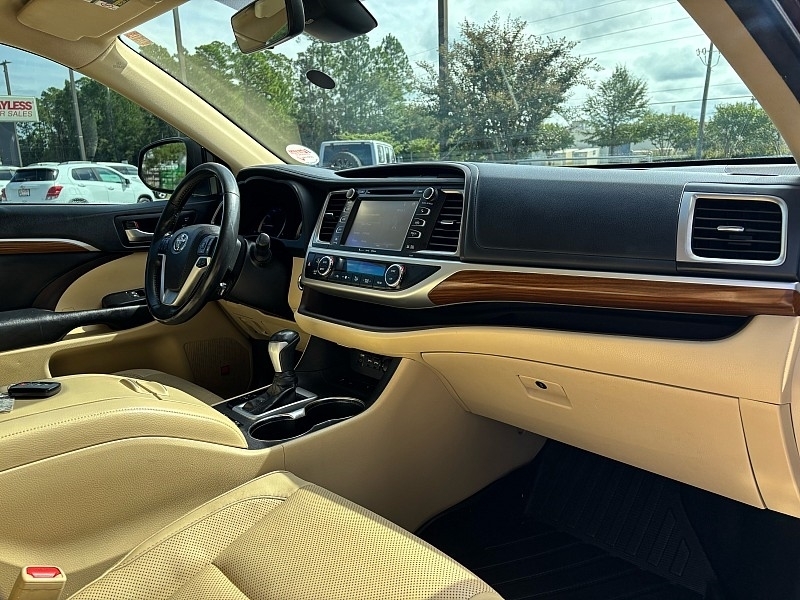 Toyota Highlander Limited V6 FWD (Natl) 2019