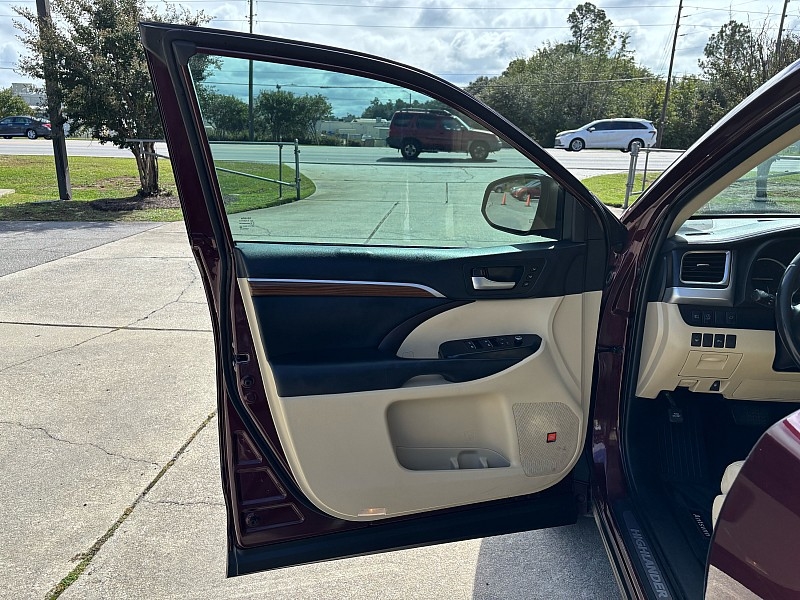 Toyota Highlander Limited V6 FWD (Natl) 2019