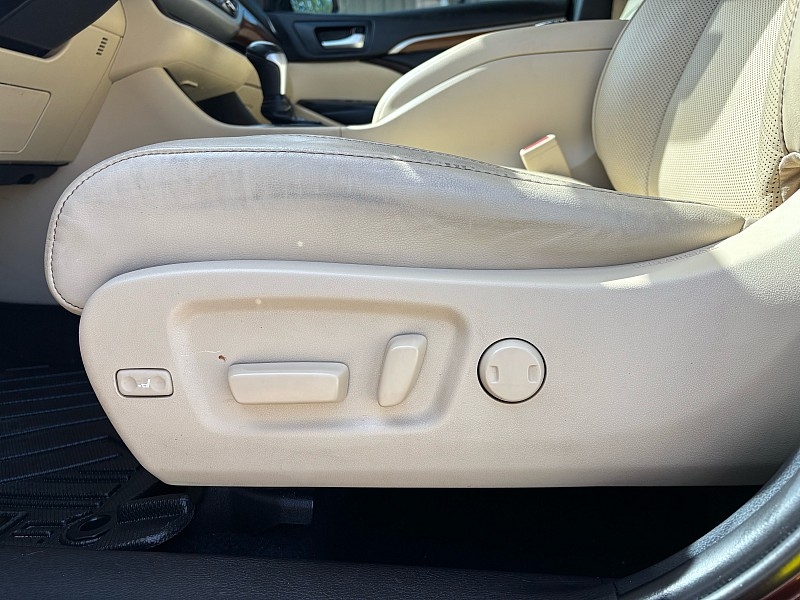 Toyota Highlander Limited V6 FWD (Natl) 2019