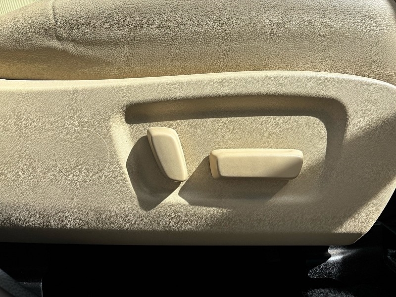 Toyota Highlander Limited V6 FWD (Natl) 2019