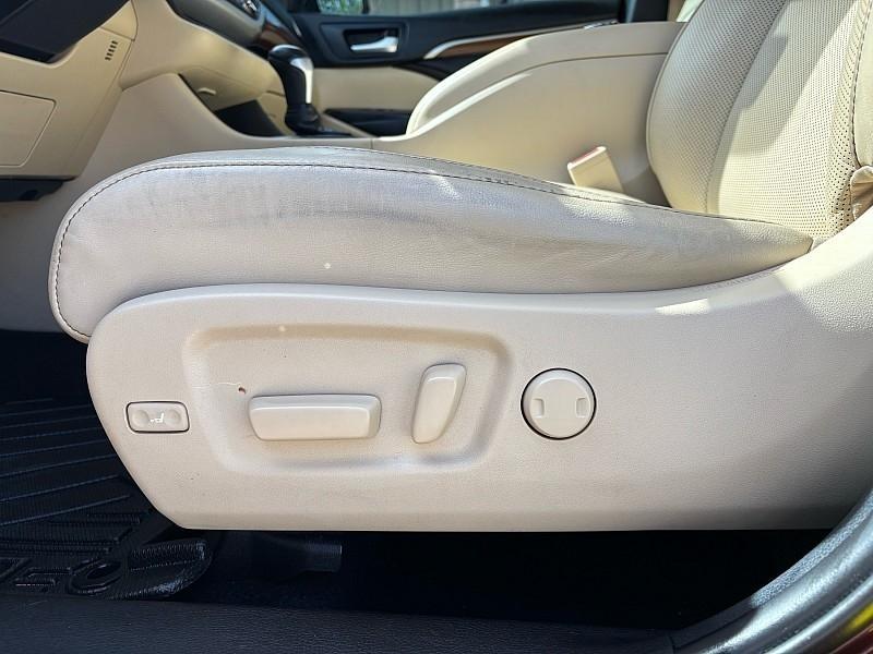 Toyota Highlander Limited V6 FWD (Natl) 2019