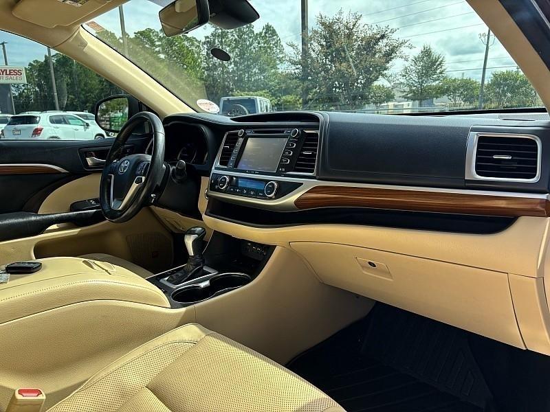 Toyota Highlander Limited V6 FWD (Natl) 2019