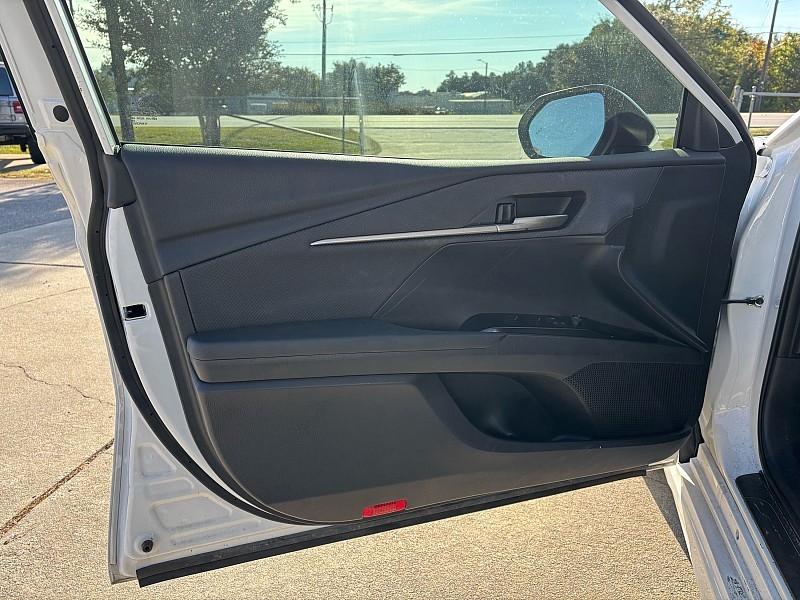 Toyota Camry LE (Natl) 2025