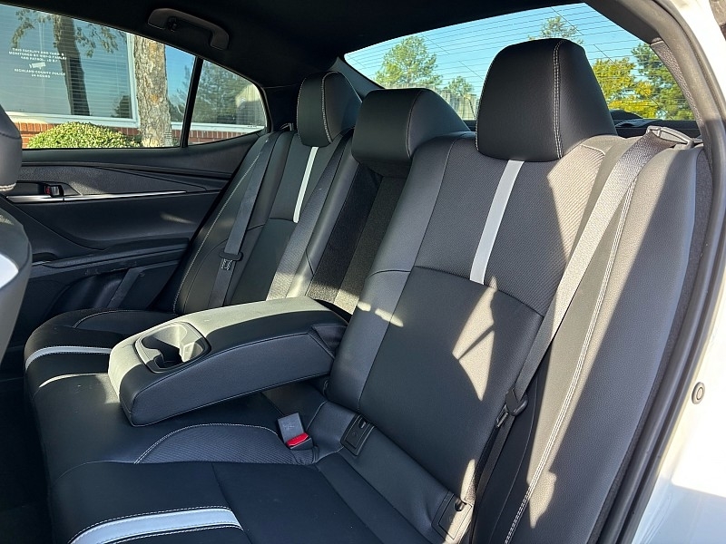 Toyota Camry LE (Natl) 2025