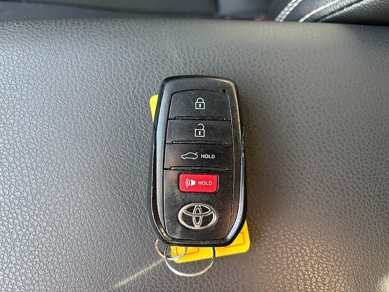 Toyota Camry LE (Natl) 2025