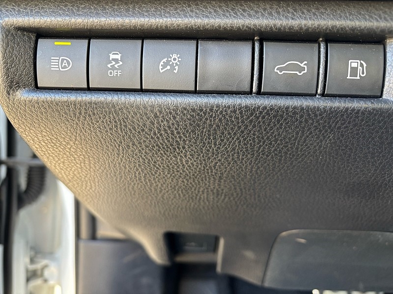 Toyota Camry LE (Natl) 2025