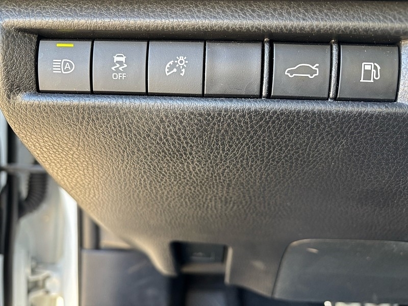 Toyota Camry LE (Natl) 2025