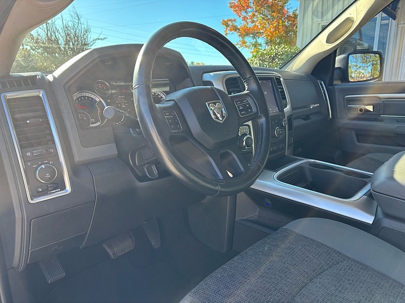 RAM 1500 Big Horn 4x2 Quad Cab 6'4" Box 2018