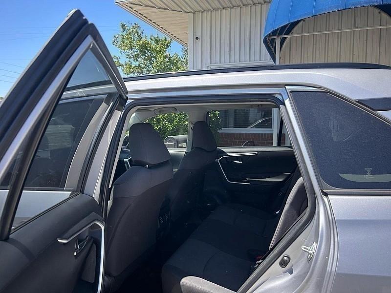 Toyota RAV4 XLE AWD (Natl) 2019