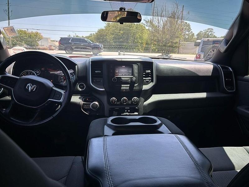 RAM 1500 Big Horn 4x2 Quad Cab 6'4" Box 2022