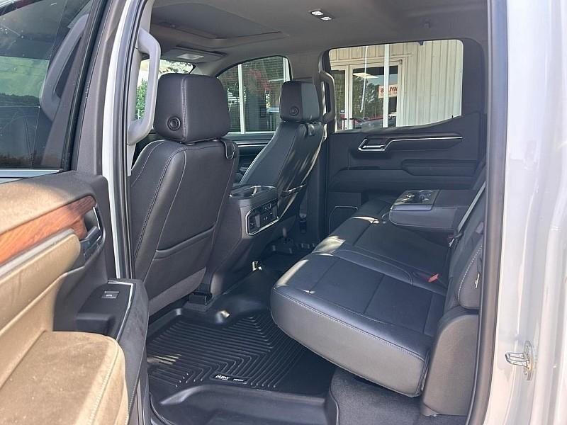 GMC Sierra 1500 4WD Crew Cab 147" SLT 2024