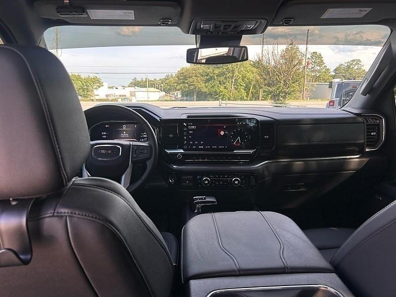 GMC Sierra 1500 4WD Crew Cab 147" SLT 2024