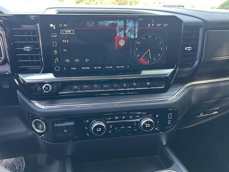 GMC Sierra 1500 4WD Crew Cab 147" SLT 2024