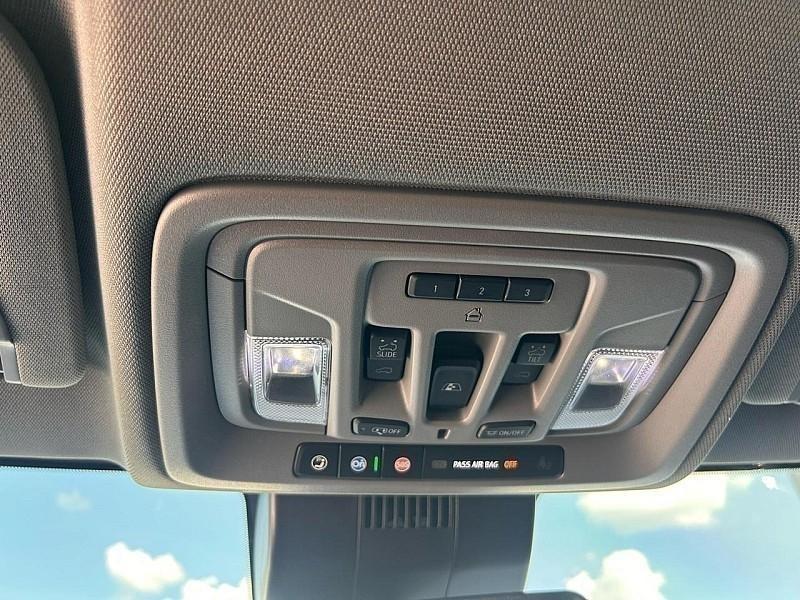 GMC Sierra 1500 4WD Crew Cab 147" SLT 2024