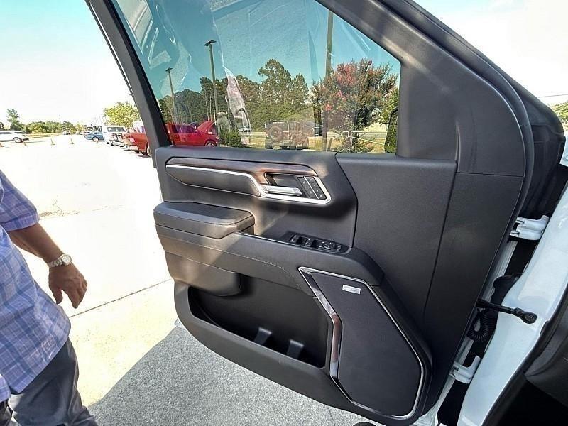 GMC Sierra 1500 4WD Crew Cab 147" SLT 2024
