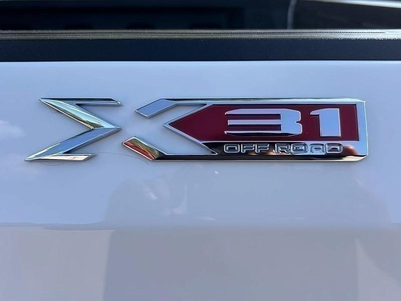 GMC Sierra 1500 4WD Crew Cab 147" SLT 2024