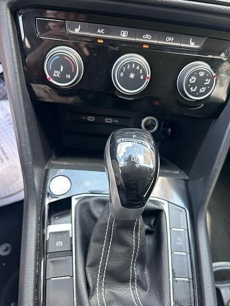 Volkswagen Taos SE FWD 2023