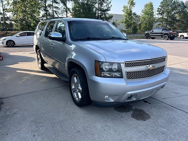 Chevrolet Suburban 4WD 4dr 1500 LTZ 2011