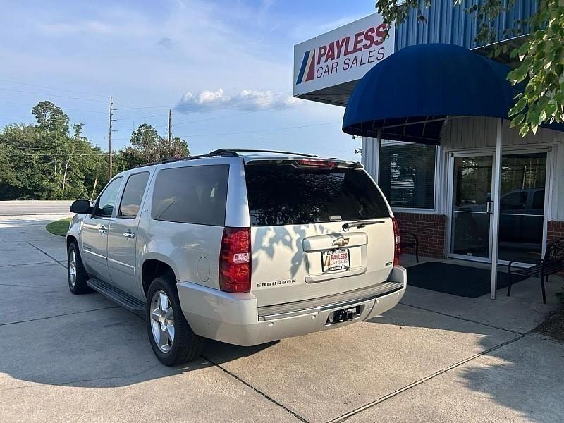 Chevrolet Suburban 4WD 4dr 1500 LTZ 2011