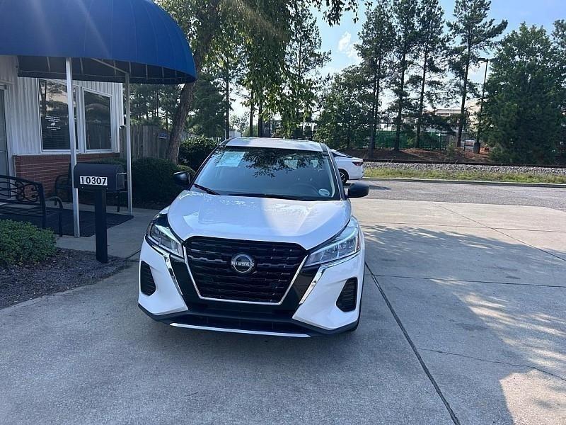 Nissan Kicks Play S FWD 2025